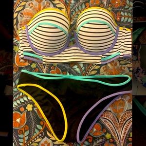Adorable bikini set from Victoria’s Secret 36D/Med